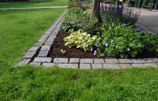 Flower Bed Mulching in Leander